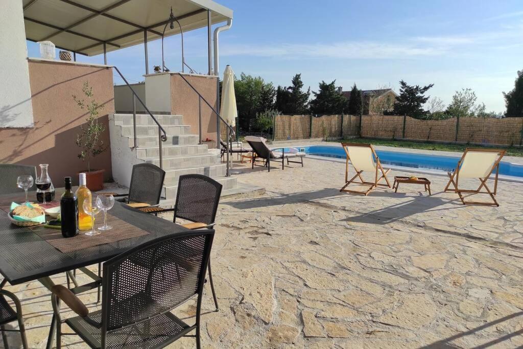 Villa Kuca Za Odmor M&J à Benkovac Extérieur photo