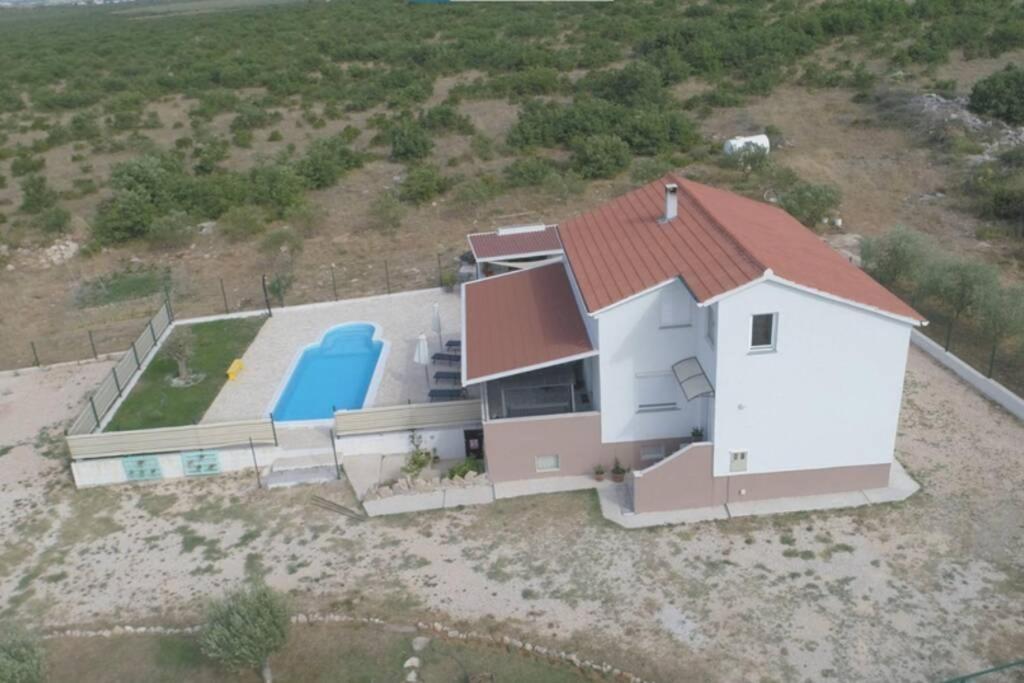 Villa Kuca Za Odmor M&J à Benkovac Extérieur photo
