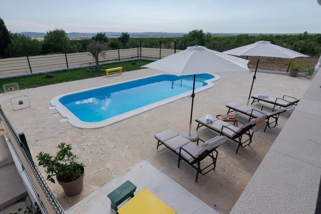 Villa Kuca Za Odmor M&J à Benkovac Extérieur photo